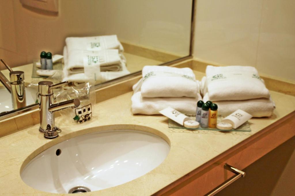 Apartahotel Ribera Arroyo de la Encomienda Εξωτερικό φωτογραφία